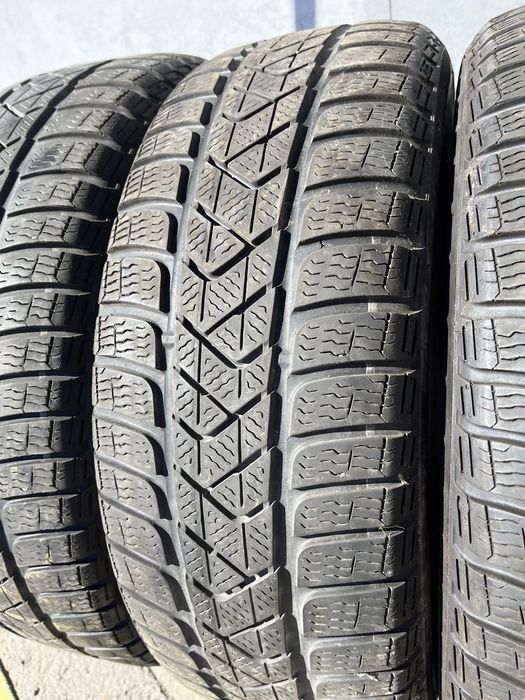 4 бр. зимни гуми 215/60/16 Pirelli DOT 4219 5 mm