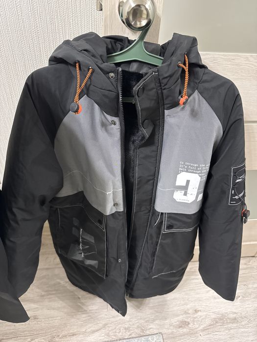 Куртка подростковая новая