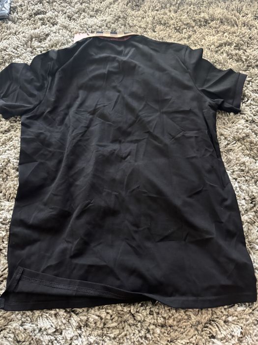 tricou burberry marime M negru