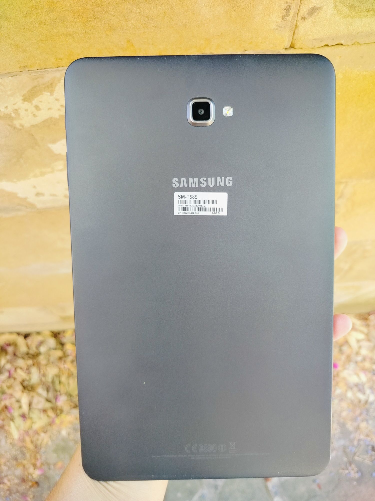 Таблет Samsung Galaxy Tab A(2016)