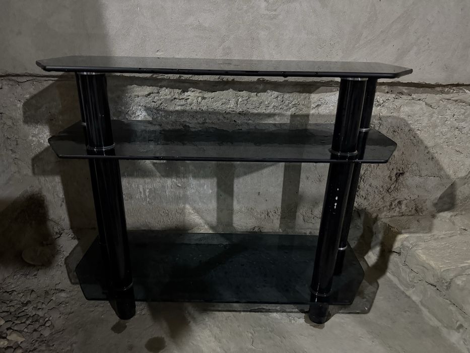 Televizor pastavkasi sotiladi.