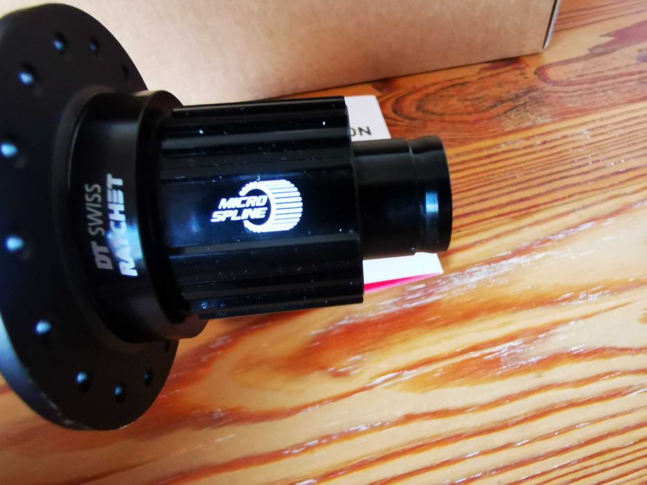 Butuc spate DT SWISS 350 NOU IN CUTIE