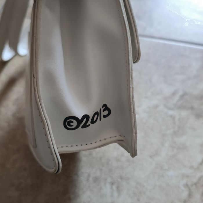 Off White Poseta Alba