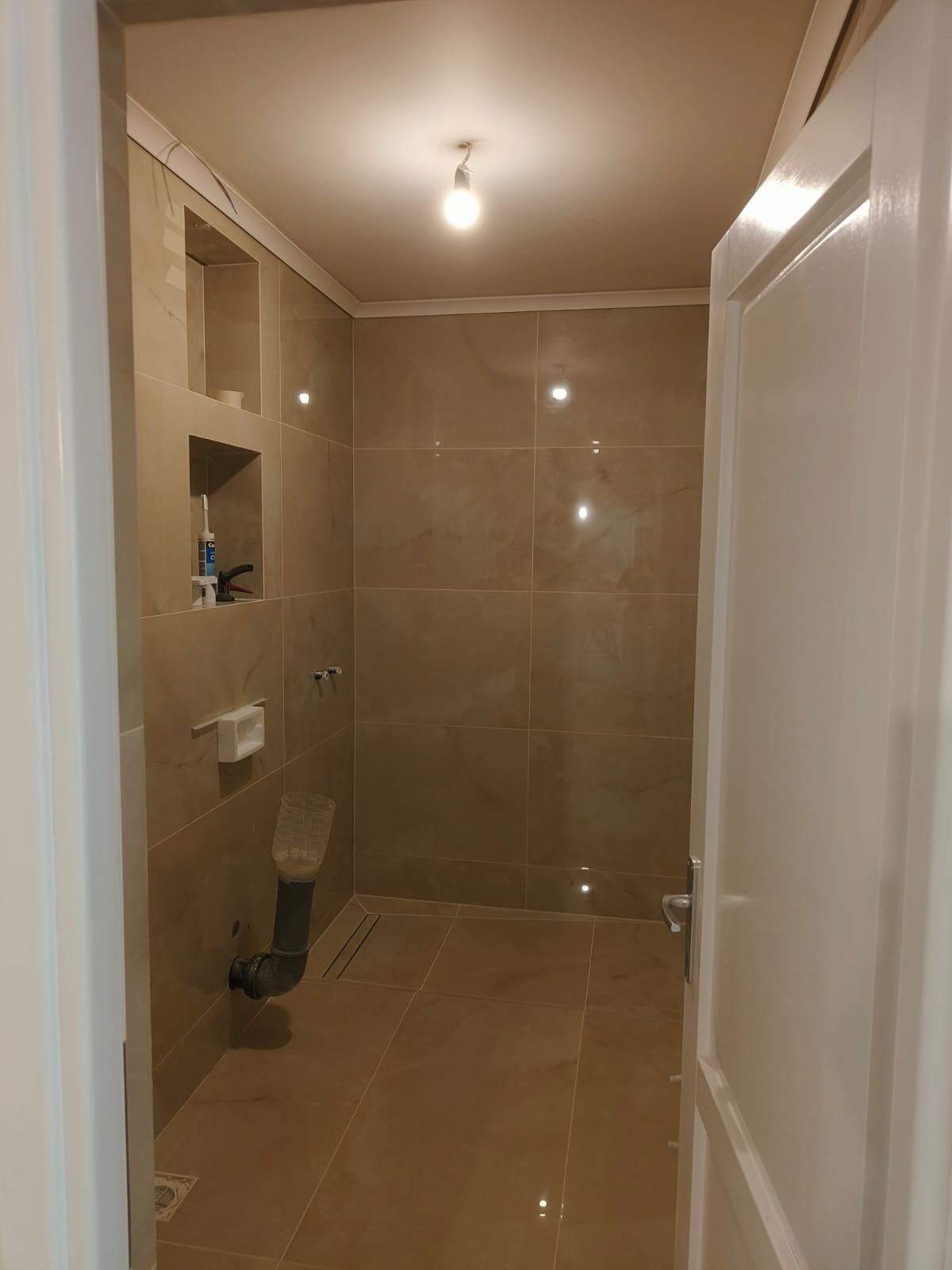 Renovari, amenajari interioare, instalatii electrice