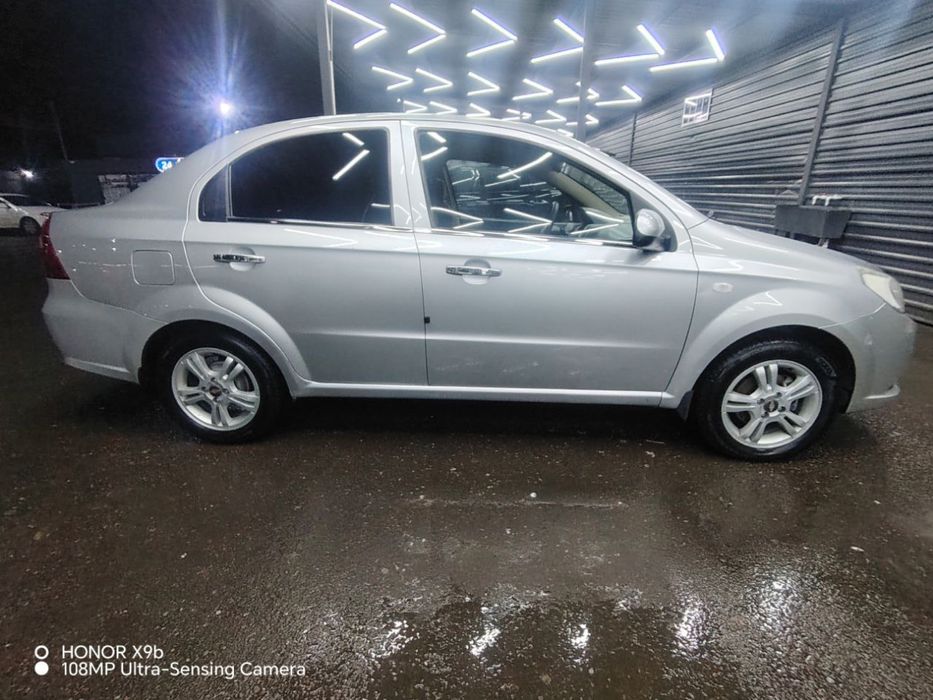 Nexia 3 avtomat srochna sotiladi