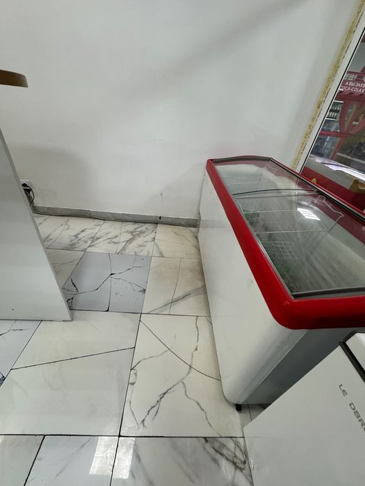 Морозильная камера витринная