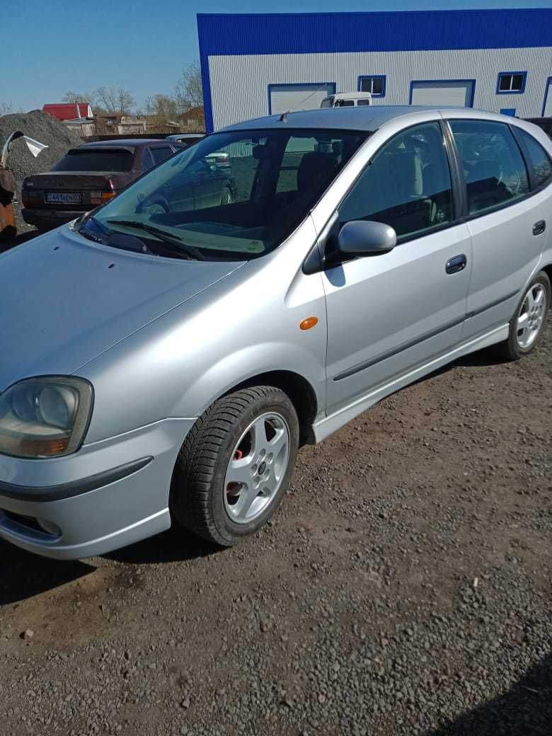 nissan almera tino