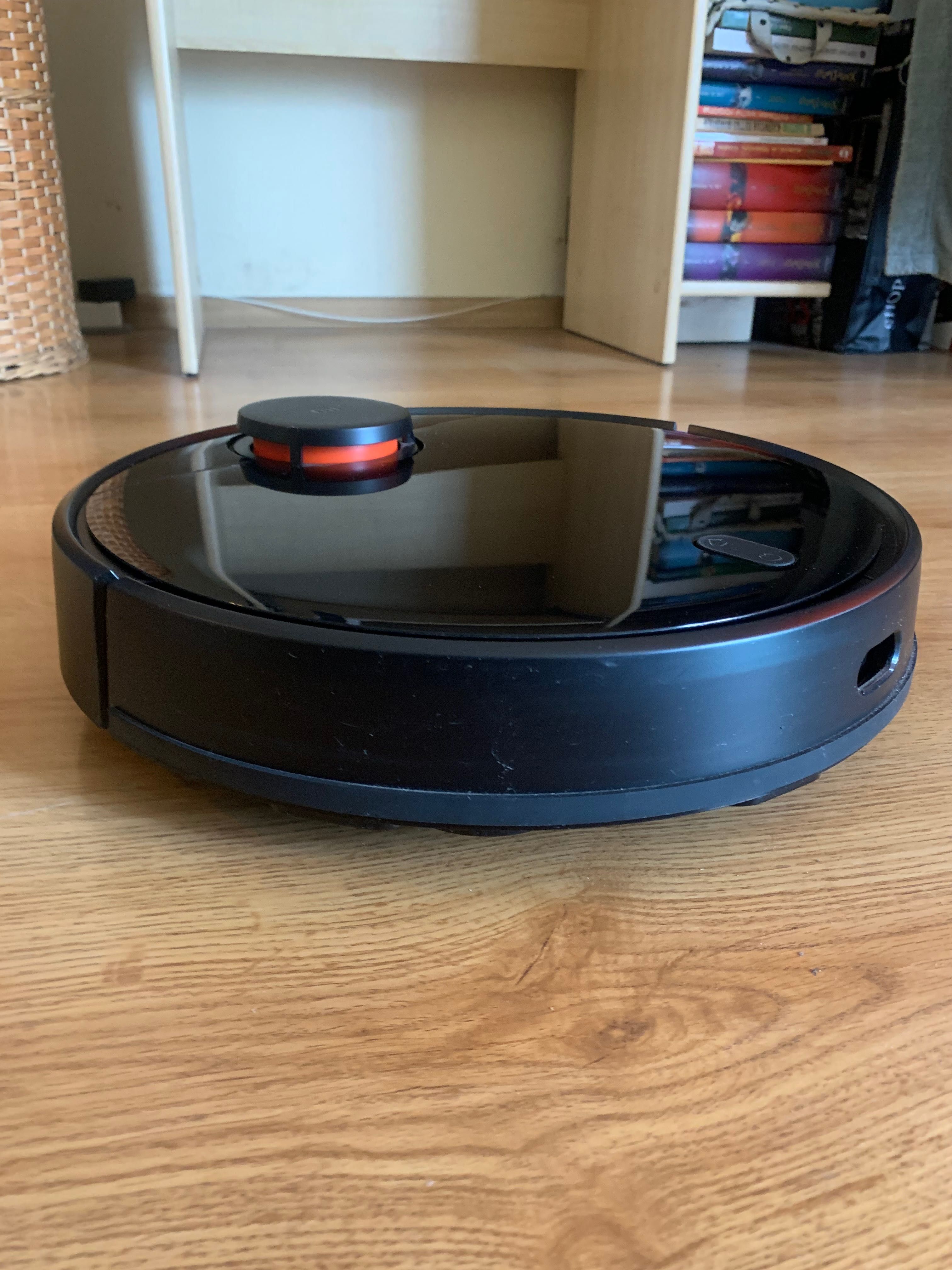 Продавам Mi robot vacuum Mop P