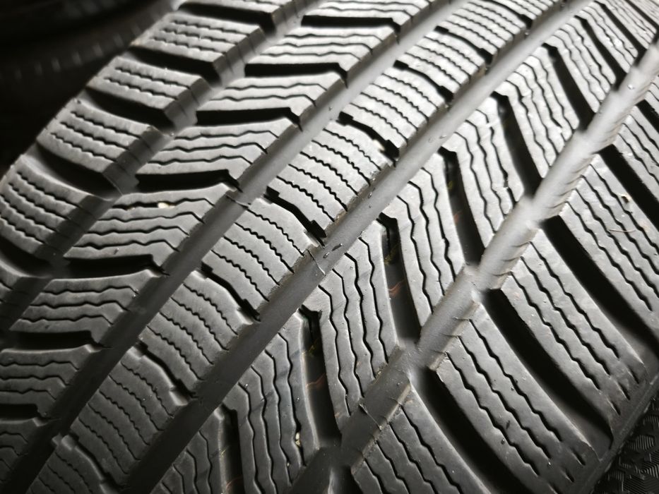 245/45/19" 4бр Continental winter contact ys970,dot1723,7mm