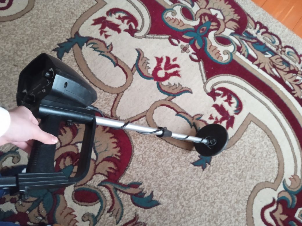 Металлоискатель METAL DETECTOR