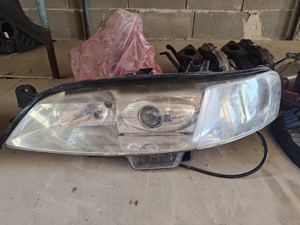 Opel vevtra b xenon фарове 2 бр оборудвани