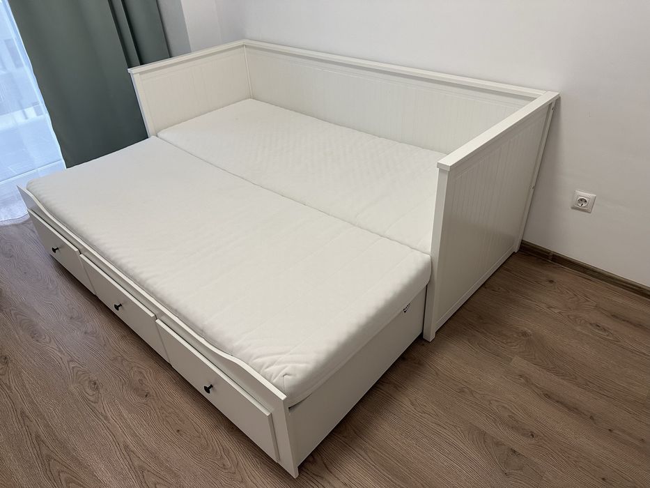 Pat / Divan extensibil Ikea cu 3 sertare si 2 saltele 80x200 cm
