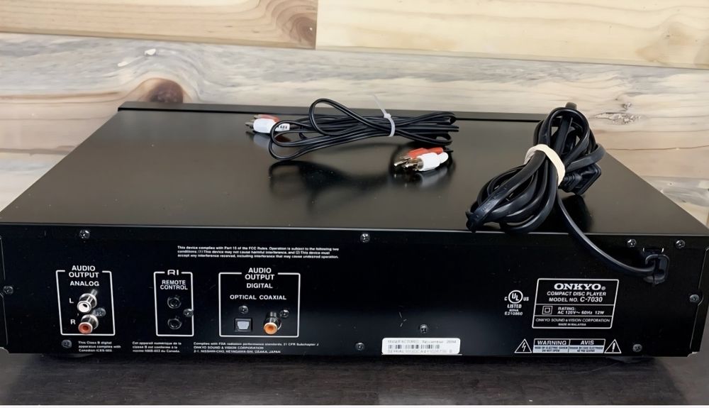 Vând CD.Mp3 Onkyo C-7030