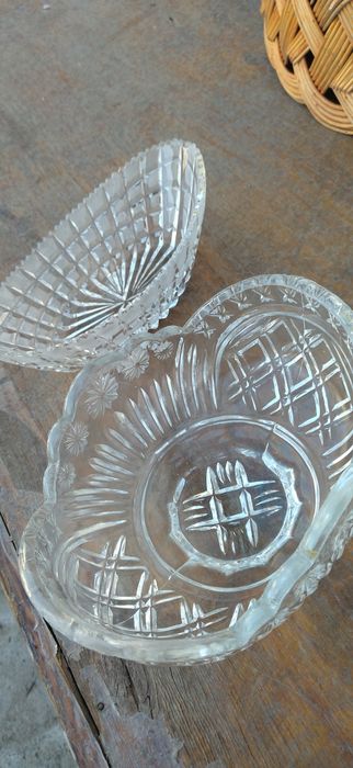 Xrustal chaq-chuq idishla, oq chinni