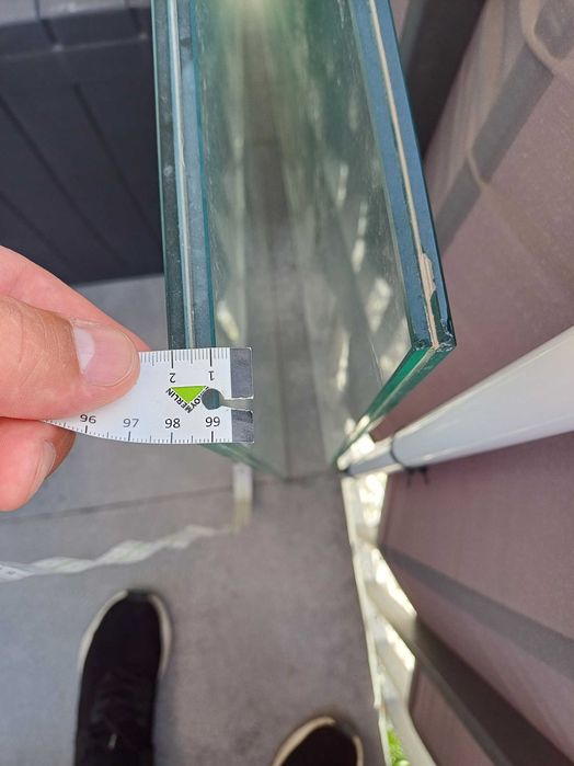 Protecție balcon din sticlă securizată