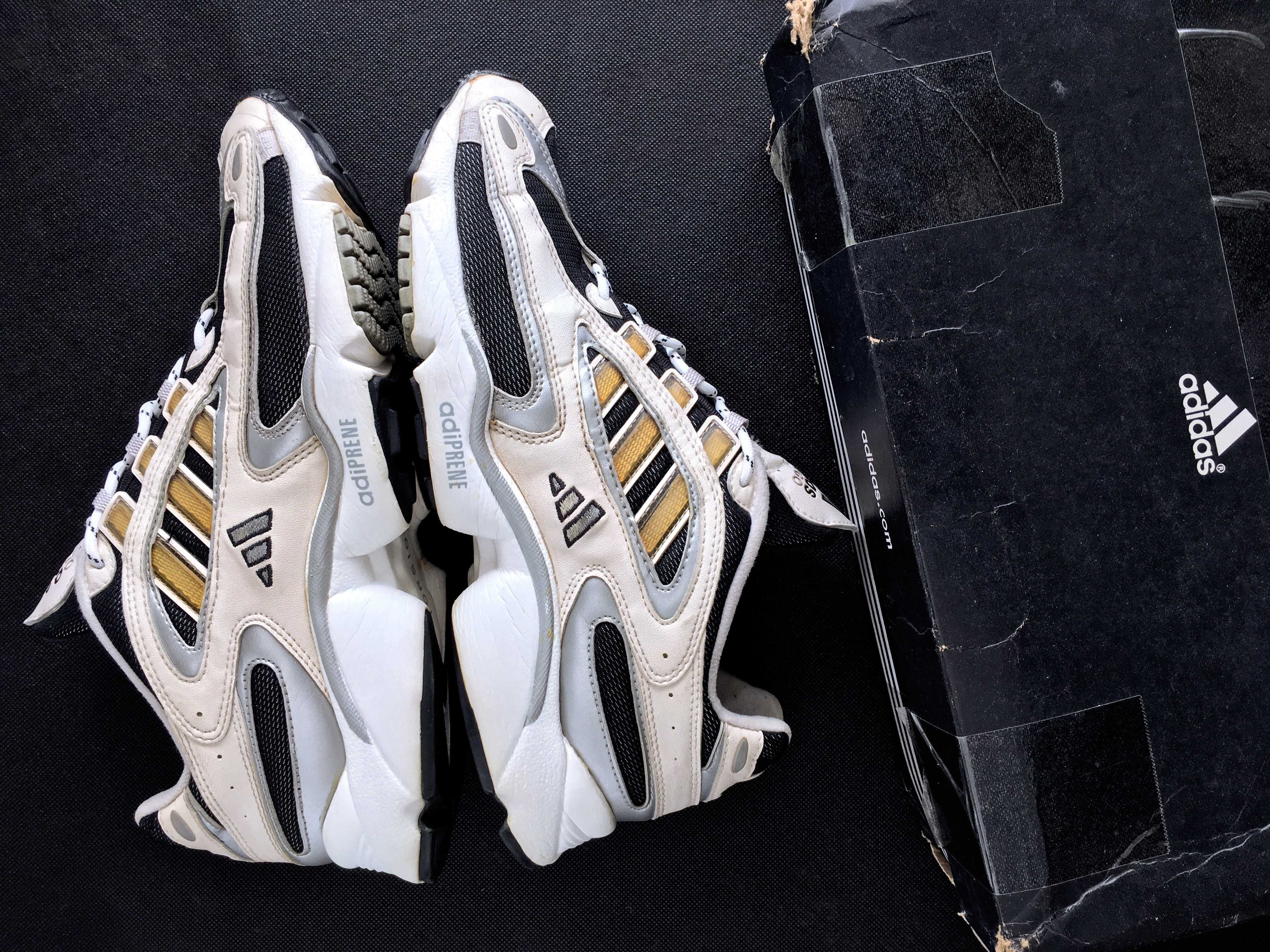 VINTAGE 2005 ADIDAS® OZWEEGO CLASSIC Running Sneakers — 28cm