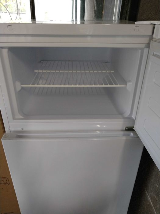 Хладилник с горна камера Beko