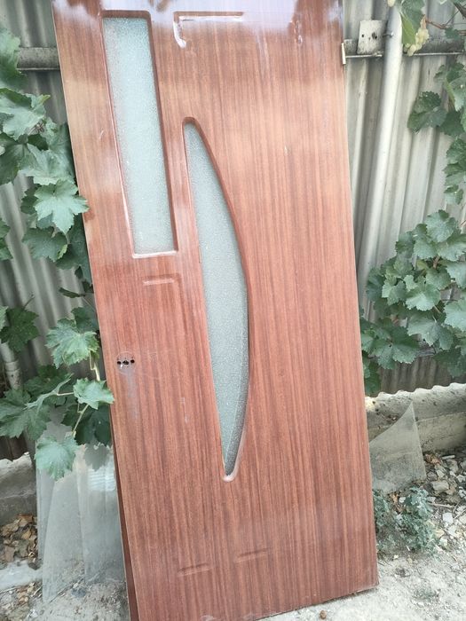 Дверь для комната две шт б,у в хорошем состоянии 80+200 см на Таиване