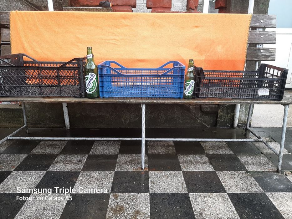 Vând lădițe de plastic