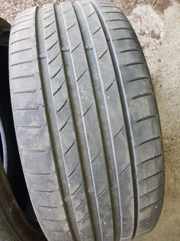 225/35/19  kumho