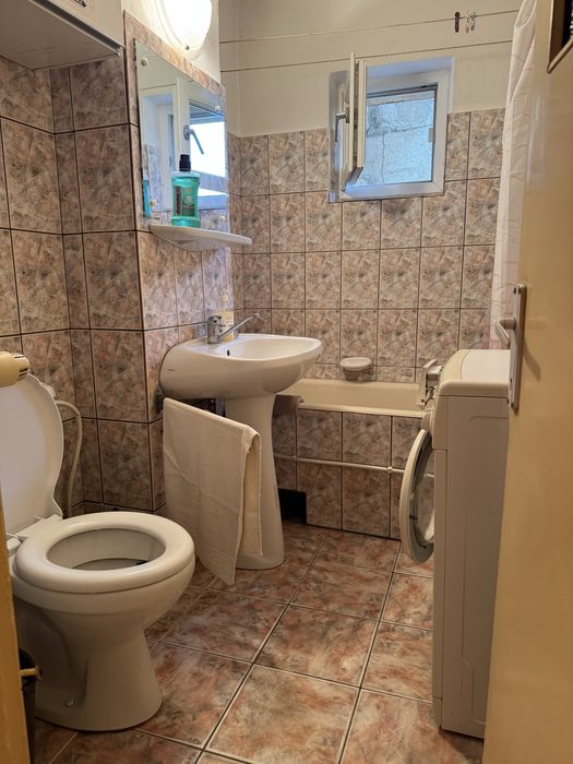 Inchiriez apartament 2 camere Rovine J-uri