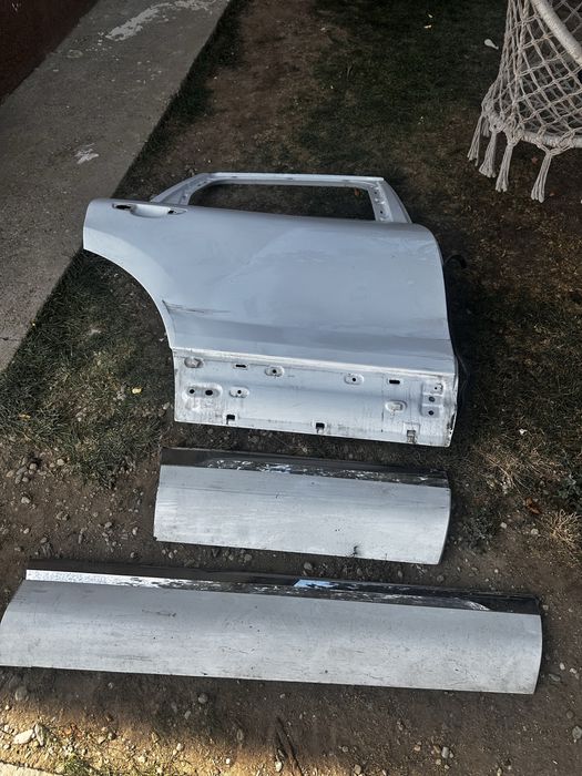 Ușă dreapta spate.bandouri uși vw tuareg 7.p.