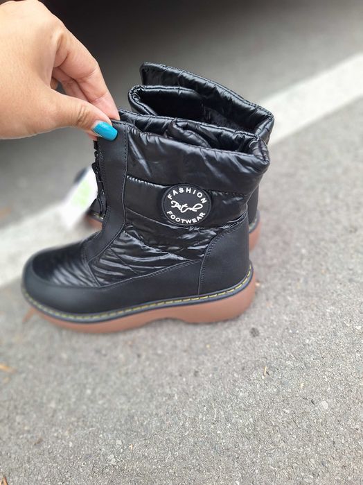 Продавам чисто нови топли апрески, 41 номер.