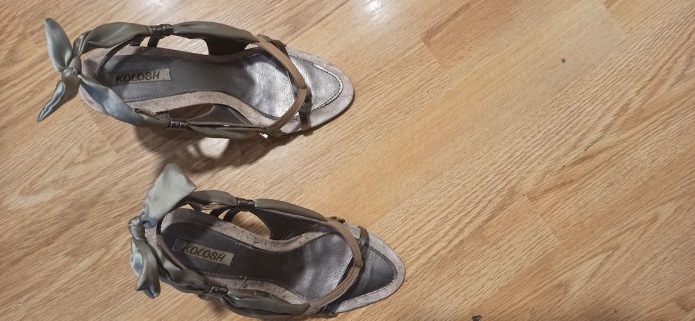 Елегантни обувки на ток