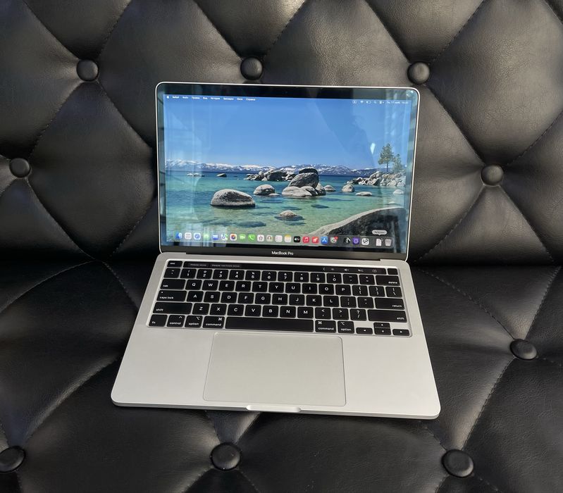 Apple MacBook Pro 2020 в хорошем состояние
