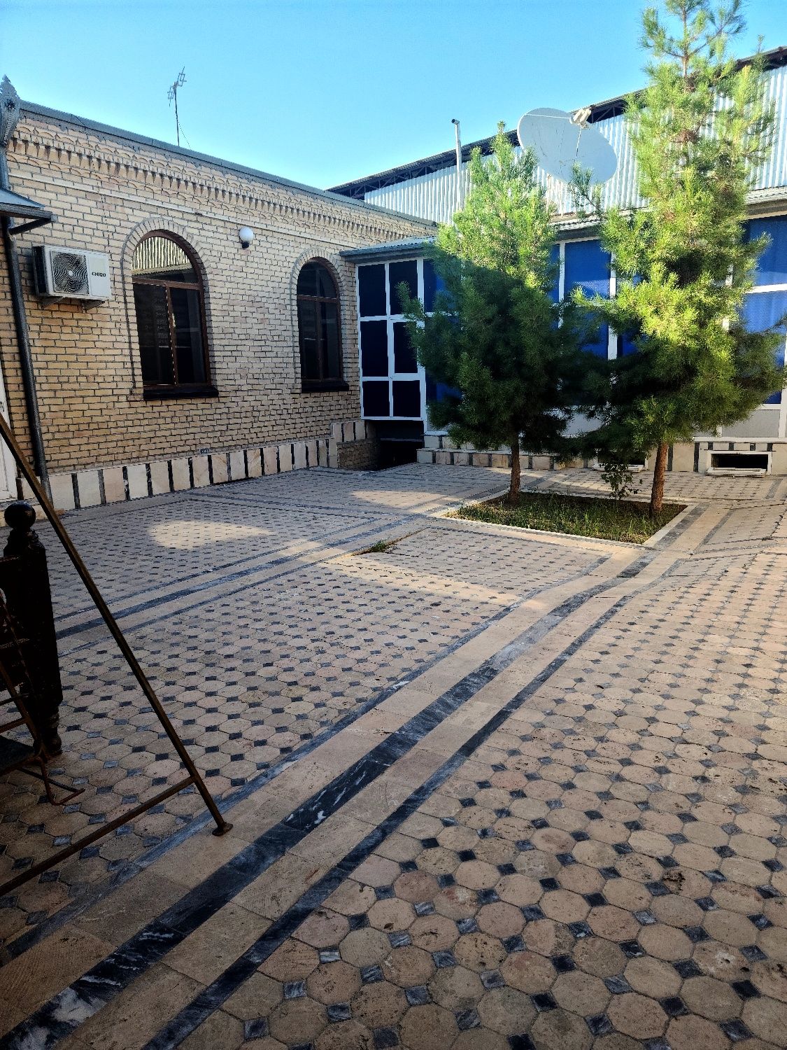 Uchastka sotiladi