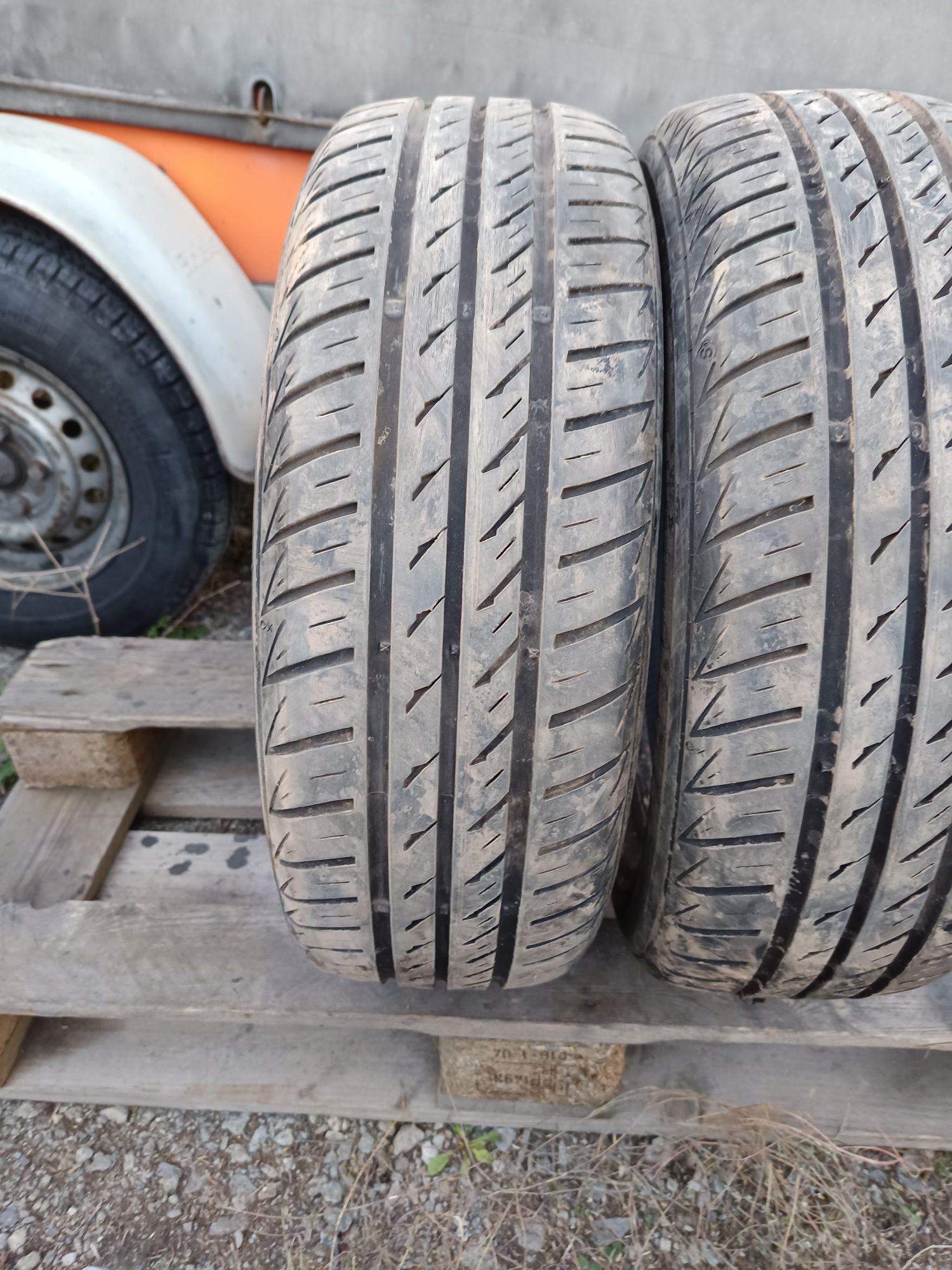 185 60R 15 H XL  Дот 1016