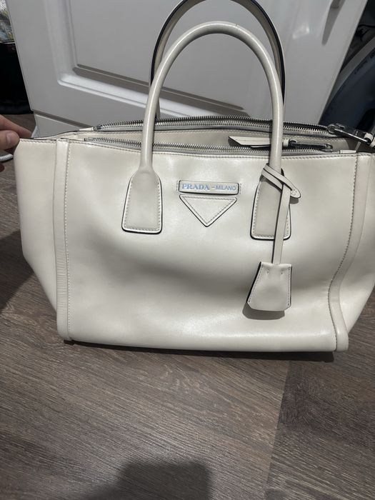 Сумка prada белая
