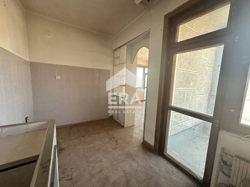 ЕКСКЛУЗИВНО от Ера Лайф!Етаж от къща с площ 185 кв.м. за продажба в гр