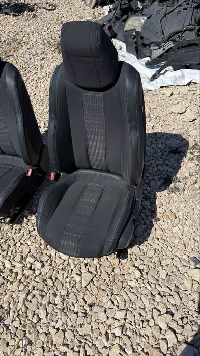 Салон / Седалки / Peugeot 308 T9 2019г. Combi / Пежо 308 Т9 / Комби /