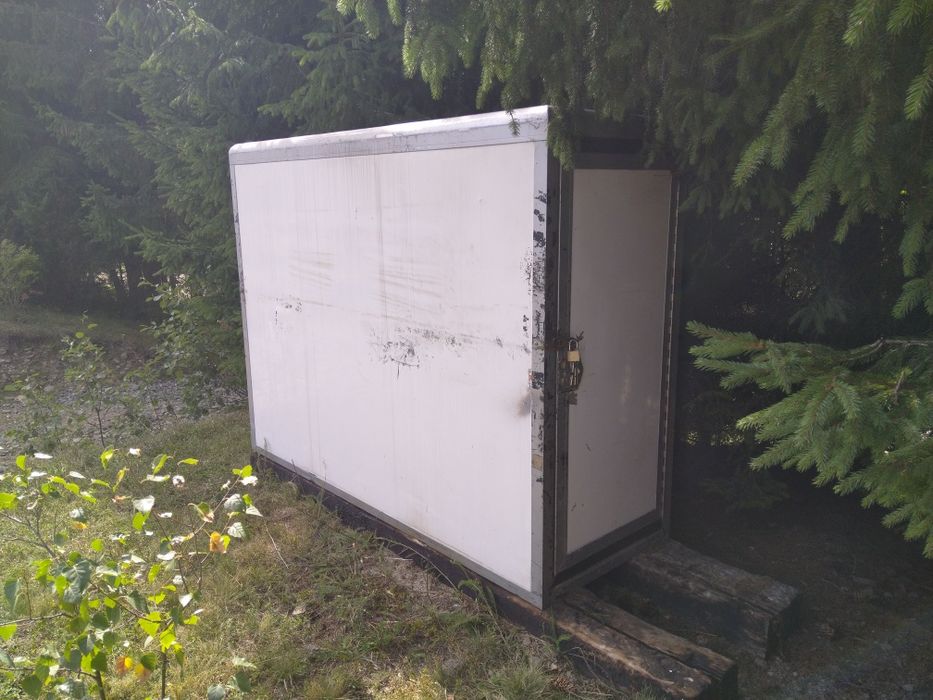 Vand lada scule, unelte in spatele cabinei