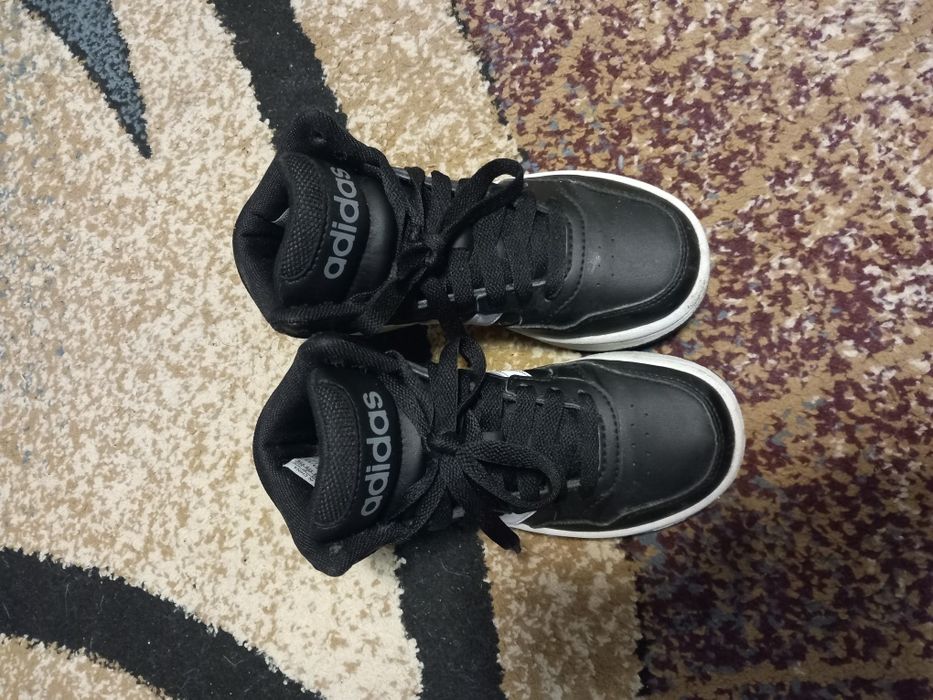 Vând ghete Adidas copii