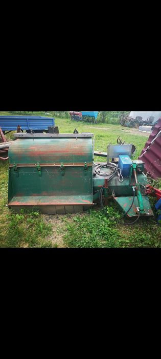 Vând plug reversibil ventzki  și tocatoare de coceni