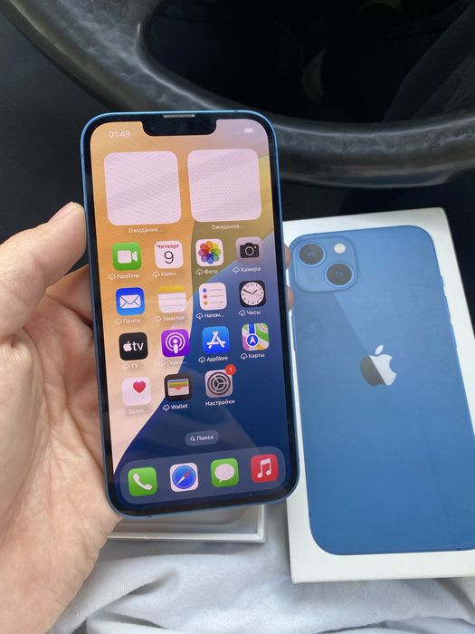 iPhone 13 128GB синий в идеальном состоянии