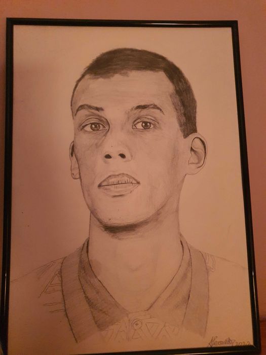 Portret în creion sau cărbune