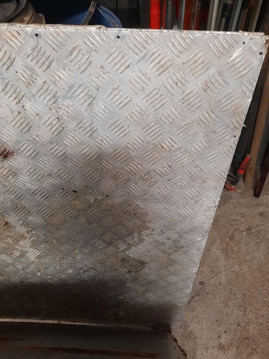 Tablă aluminiu striată  5 mm   3 bucăți