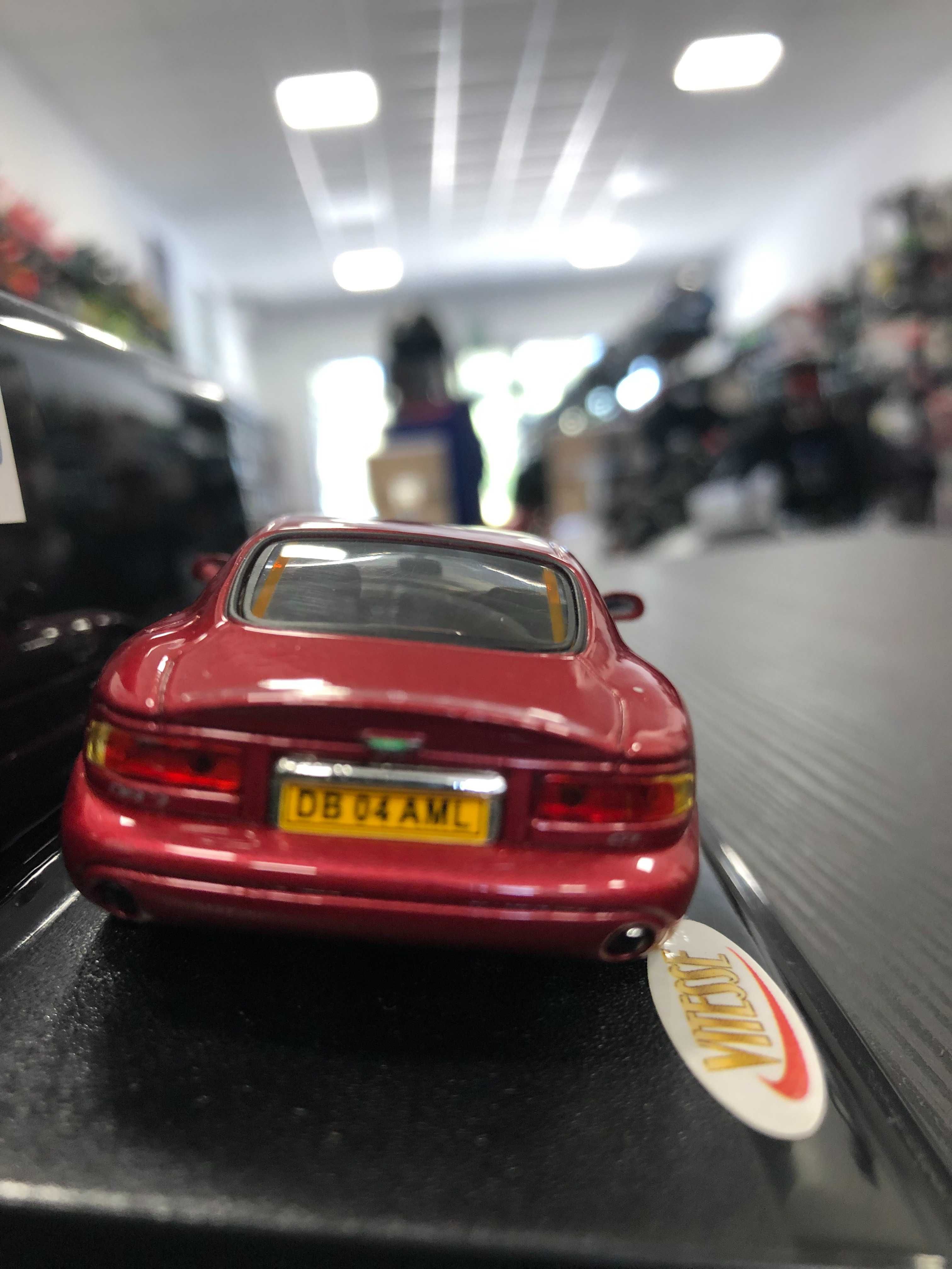Оригинален Колекционерски модел  количкa ASTON MARTIN DB7 GT 1:43