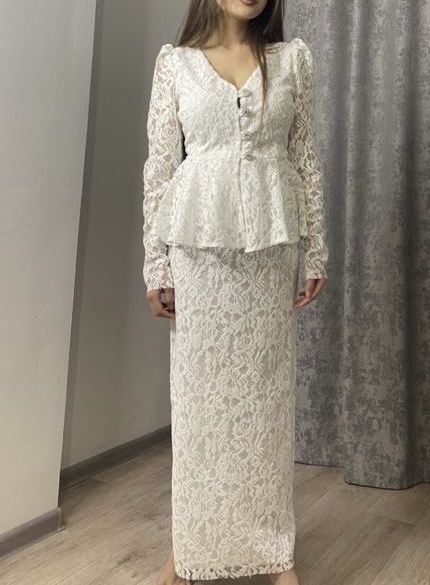 Женская двойка костюм вечернее сатылады. Новые. Цвет белый гюпер