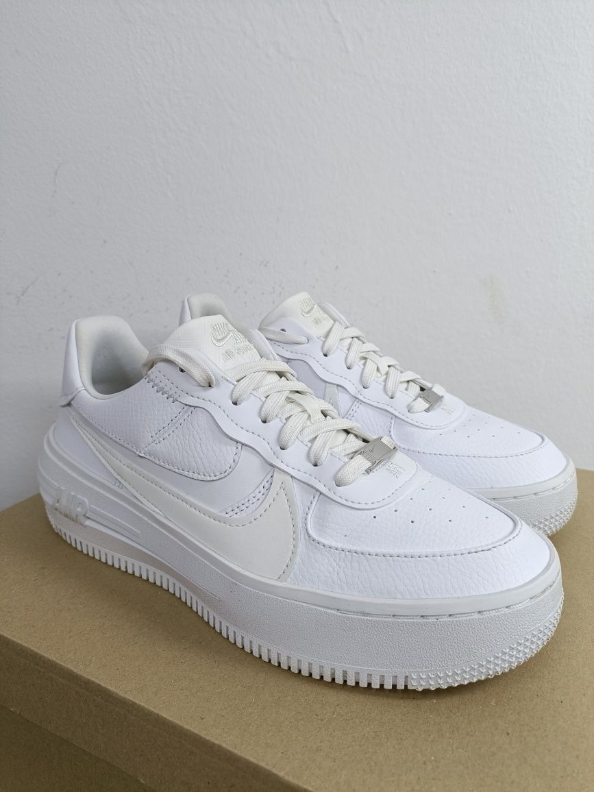 Nike Air Force 1 PLT.AF.ORM номер 40.5 код 24A