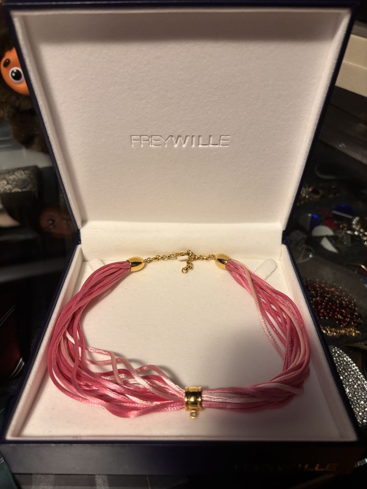 Копринена верижка Freywille