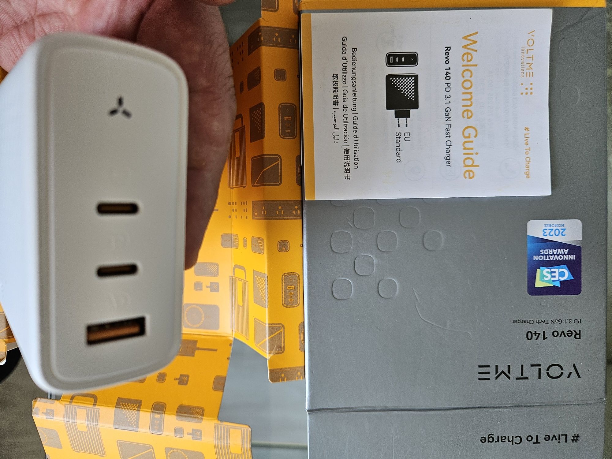Încărcător Rapid  140W  GaN  PD  3.1  VOLTME alb