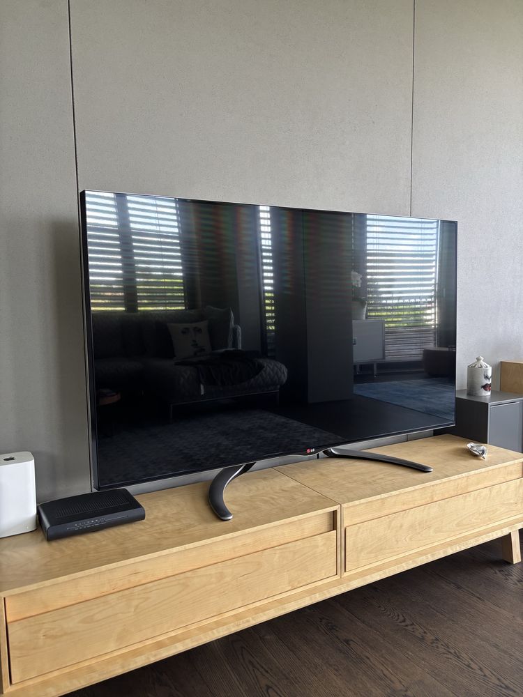 Телевизор LG 55LA790V - ZA