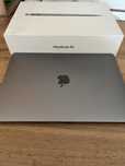 MacBook Air 13-inch  256GB SSD 8GB unified memory