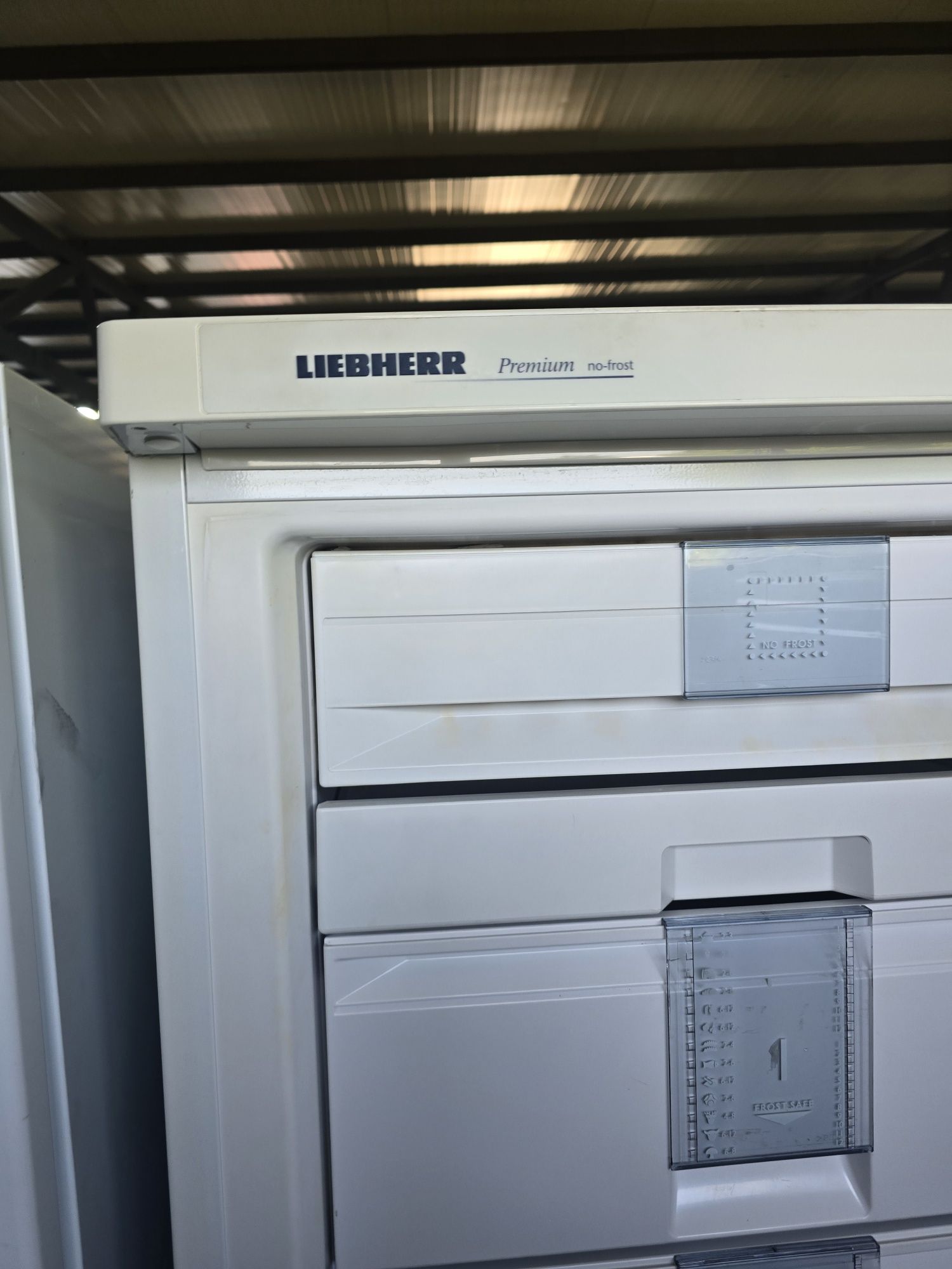 А++Вертикален фризер Либхер/Liebherr Premium No Frost 325 литра
