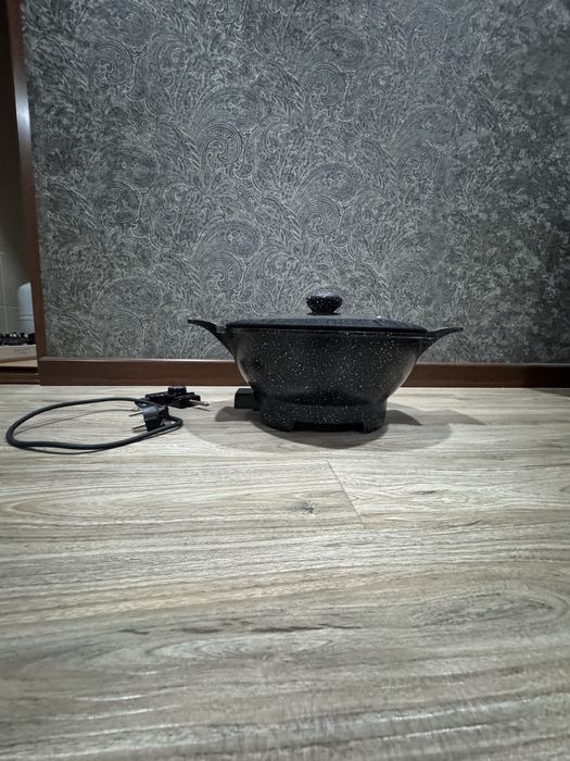 Elektr qozon tokda ishlidan uakeen brendiniki srochna sotiladi