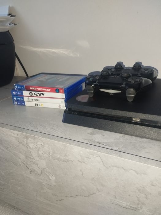 Vând ps4 slim 500gb